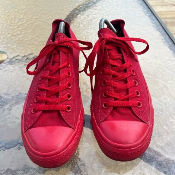 Converse Chuck Taylor All Star Low Tops Red Size Men's 10, Women's 12 - Picture 2 of 12